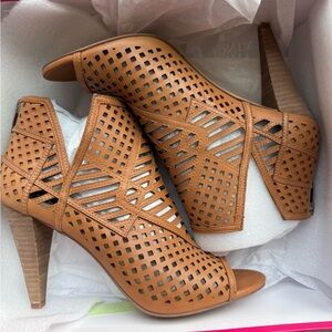 New - Vince Camuto Allistan Peep-Toe Bootie - Size 9